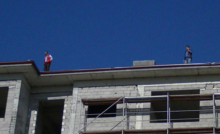 9 aydır maaş alamayınca böyle eylem yaptılar