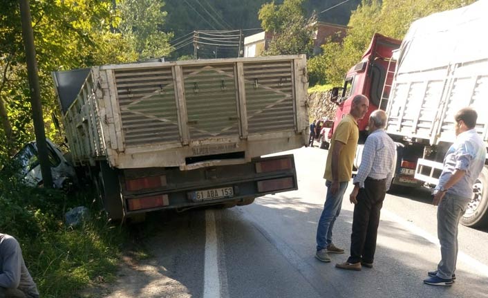 Araklı-Bayburt karayolunda kaza: 2 yaralı
