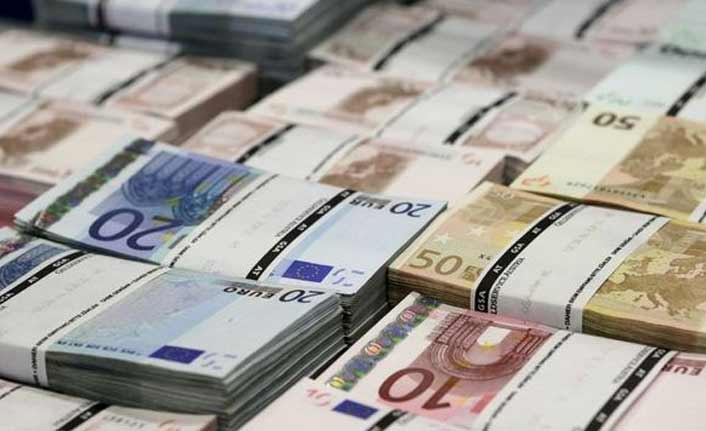 Dolar ve Euro Güne Sınırlı Değişimle Başladı