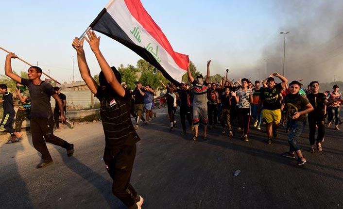 Bağdat'ta göstericilere müdahale: 1 ölü, onlarca yaralı