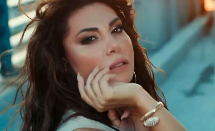 Ünlü şarkıcıdan Netflix sürprizi!