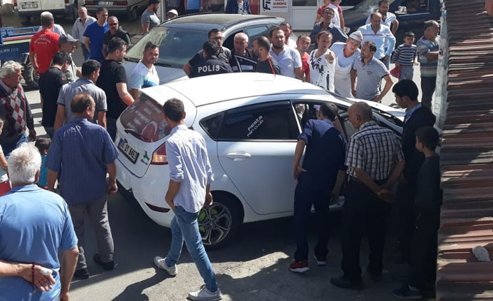 İkizce’de otomobil kontrolden çıktı: Bir kişi yaralandı