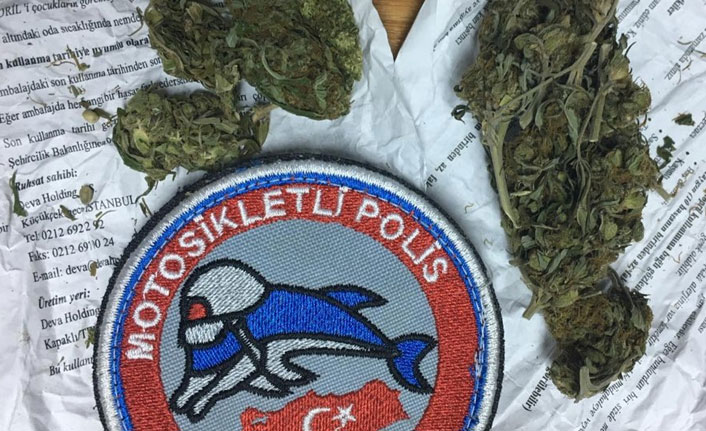 Trabzon’da polis uygulamalarında toplam 37 gram esrar maddesi ele geçirildi.