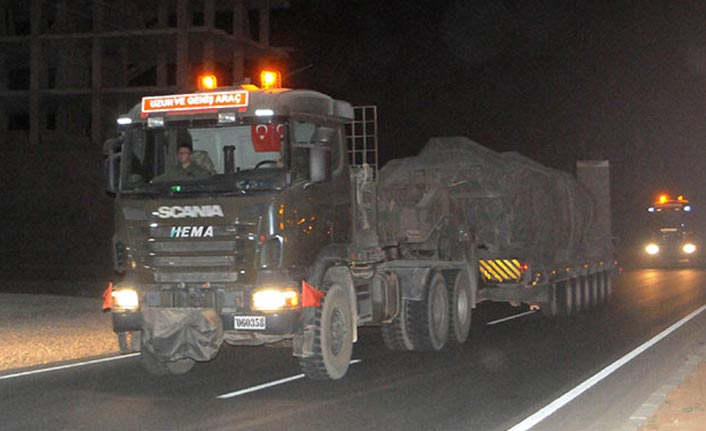 Şanlıurfa’dan Suriye sınırına zırhlı araç sevkiyatı yapıldı