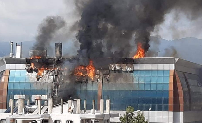 Balıkçılar Çarşısı'nda korkutan yangın