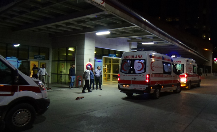 Siirt'te kamyon devrildi: 3 yaralı