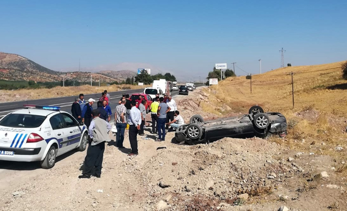 Otomobil takla attı: 2 yaralı