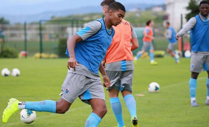 Fernandes forma istiyor