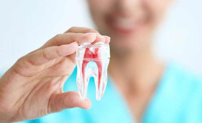 Çürük Dişlerin Kalp Enfeksiyonuna Yol Açabileceği Uyarısı