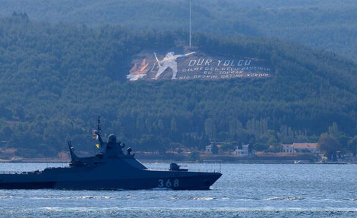2 Rus savaş gemisi Çanakkale Boğazı’ndan geçti