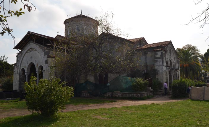 Ayasofya restorasyona alındı ama gelmeye devam ediyorlar