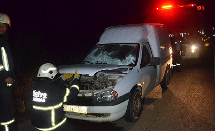 Yardıma  giden şoförün arabasında patlama