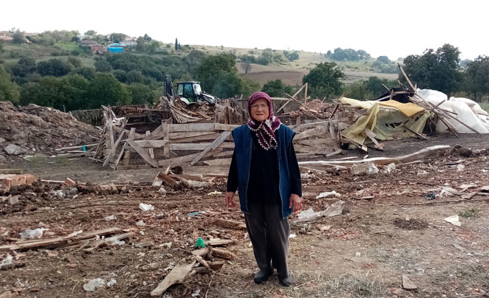 70 yaşındaki kadın yıkım kararını duyunca yere kapanıp ağladı
