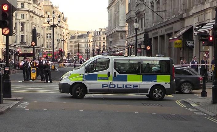 Bir kamyonda 39 ceset bulundu