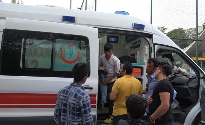 Gençler arasında parkta çıkan kavga kanlı bitti