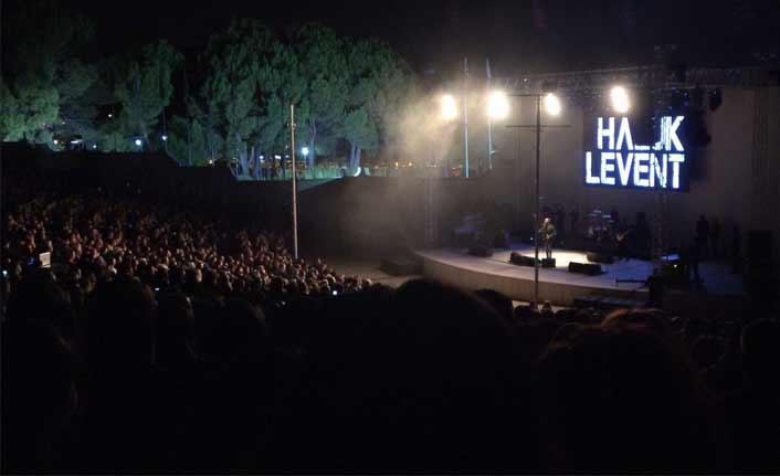 Ünlü sanatçı, bir çocuğun hayalini daha gerçekleştirdi