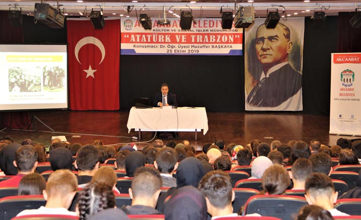 ‘Atatürk ve Trabzon’ adlı konferans yapıldı