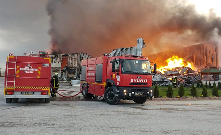 Bisküvi fabrikasında yangın