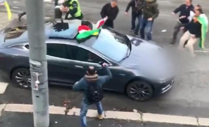 PKK yandaşları Norveç'te Türk aileye saldırdı!