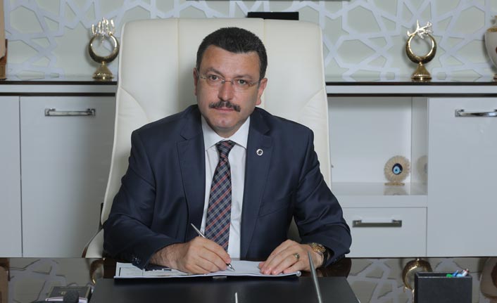 Ahmet Metin Genç: "Cumhuriyet ruhu dimdik ayaktadır!"