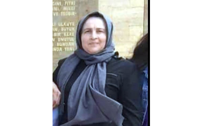 Traktörün altında kaldı olay yerinde hayatını kaybetti