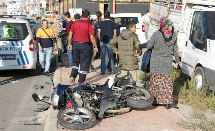 Otomobil ile çarpışan motosiklet sürücüsü yaralandı 30 Ekim 2019