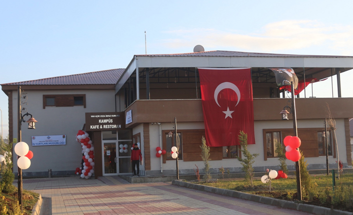 Açık cezaevinde restoran ve kafe açıldı