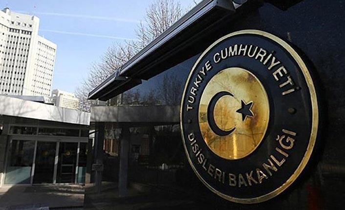 Fransa'nın başörtüsü kararına Türkiye'den tepki