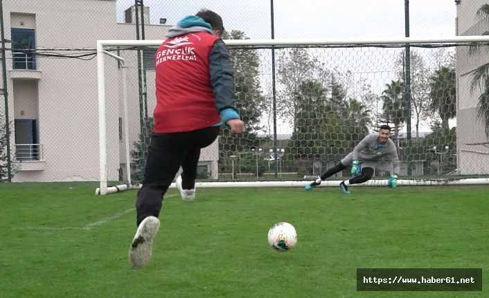 Trabzonspor'un özel misafirleri vardı! Uğurcan'ı ters köşe yaptı!