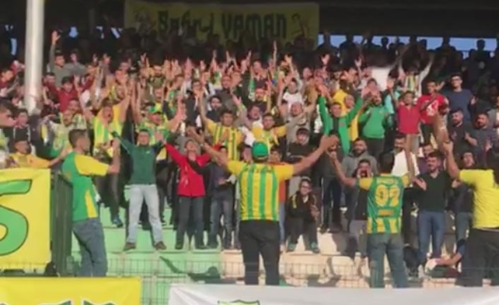 Adıyaman taraftarlarından Trabzon tezahüratı