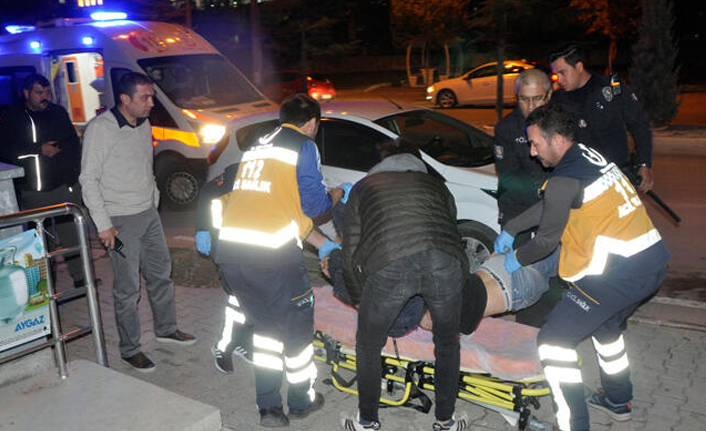 'Yan bakma' kavgası: 4 yaralı