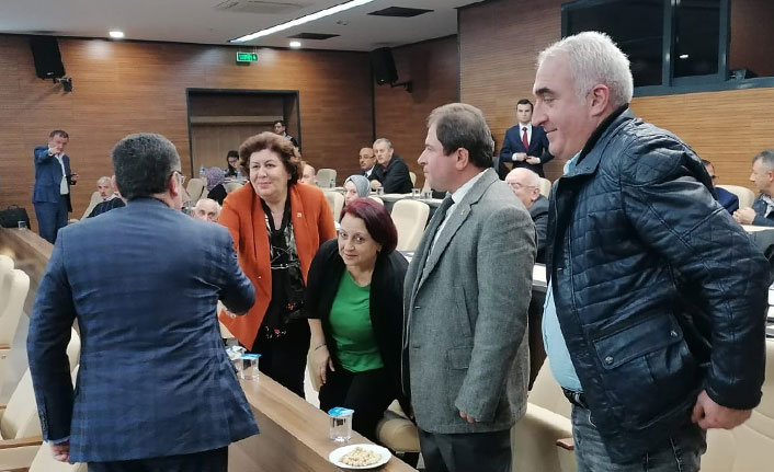 Ortahisar Meclis toplantısında ilginç kareler..