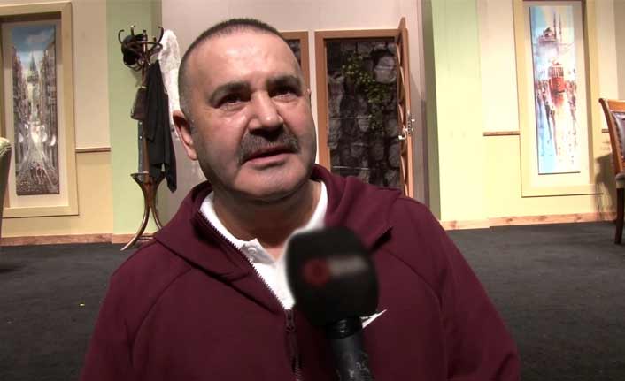 Şafak Sezer’den "Tiyatrolar boş kalmasın" Çağrısı