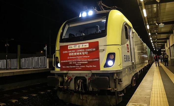 Marmaray'dan tarihi geçiş