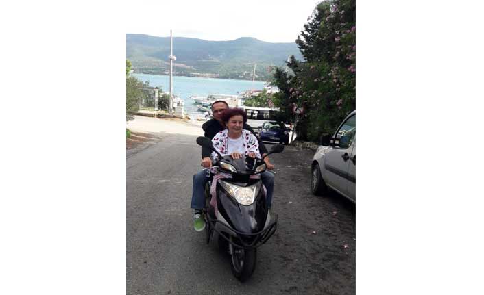 Usta sanatçı Bodrum sokaklarında...