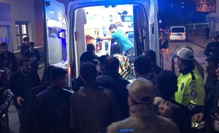 Askeri araç devrildi:7 yaralı