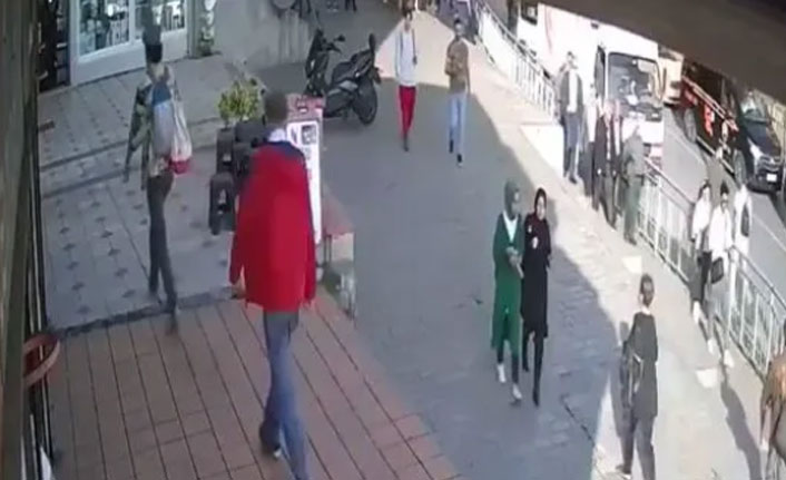 Başörtülü öğrencilere saldıran kadın gözaltında!