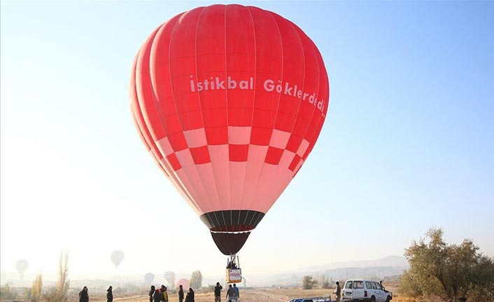 Bakan Varank ilk yerli balon ile uçtu