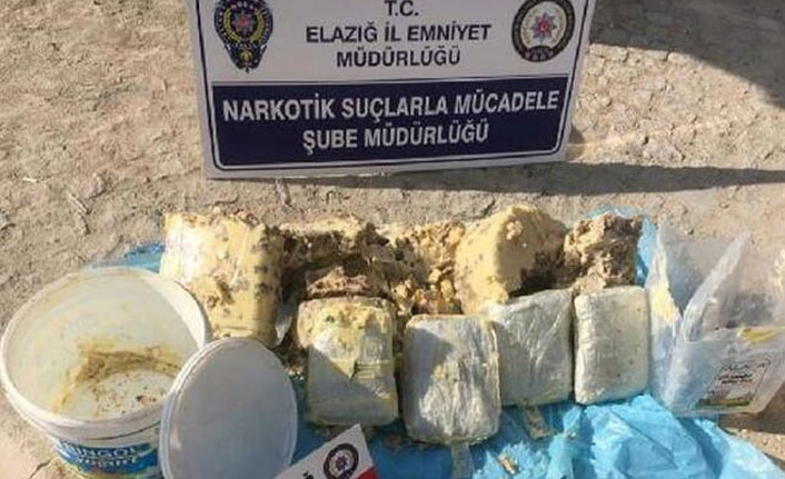 Kavurma dolu kovalardan esrar çıktı!