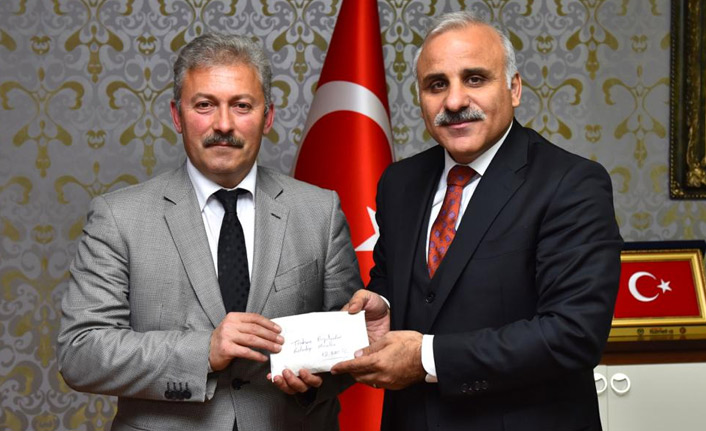 Trabzon'da belediye meclis üyelerinden anlamlı hareket