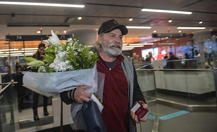 Emmy Ödüllü Haluk Bilginer yurda döndü