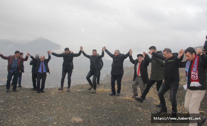 Karadeniz heyeti, Hakkari zirvesinde horun tepti