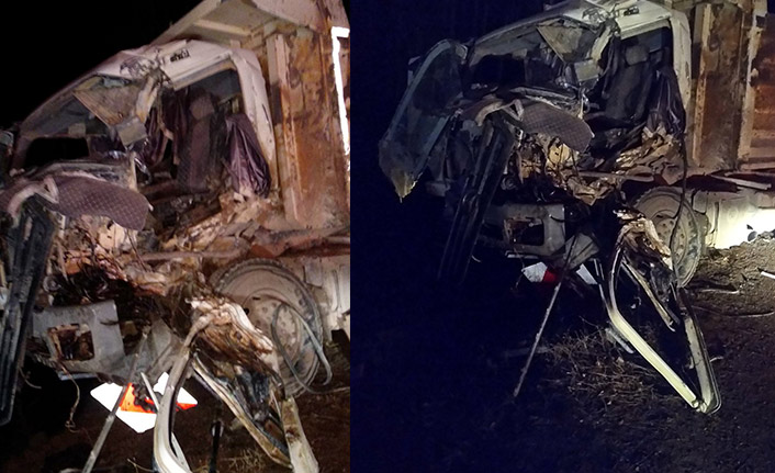 Kamyon ve tır kafa kafaya çarpıştı! Yaralılar var!