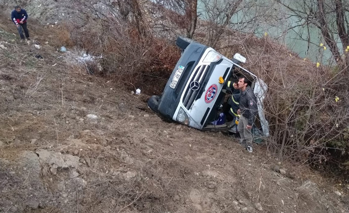 Hentbol takımı kaza yaptı, ölü ve yaralılar var