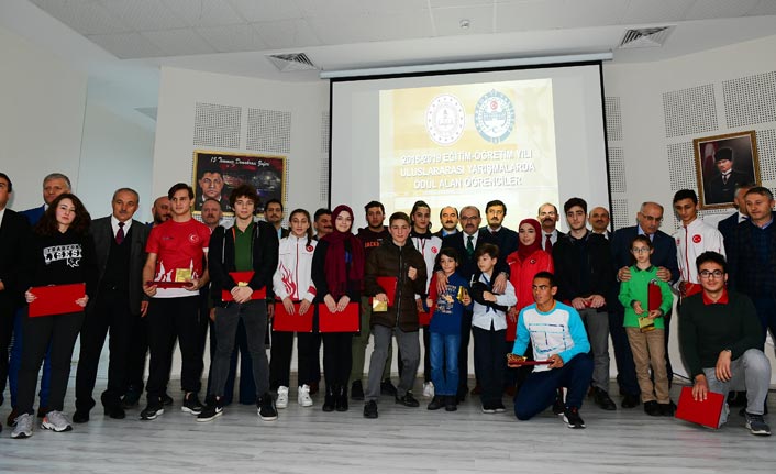 Trabzon'da öğrencilere ödül