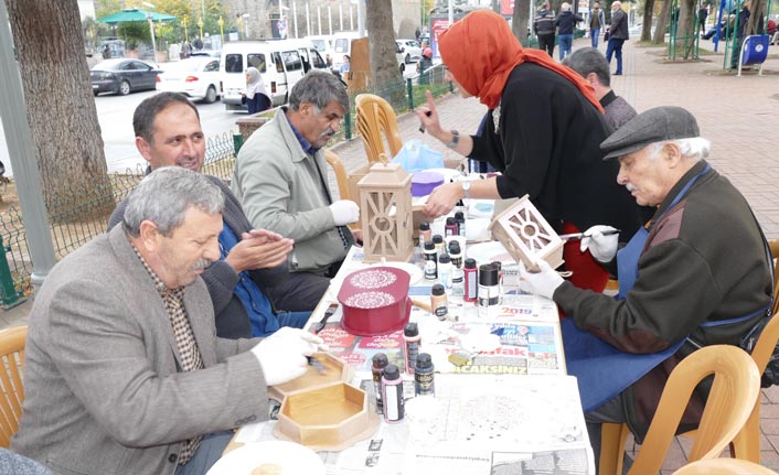 Trabzon’da ‘Çınarlar’ el becerilerini sergiledi