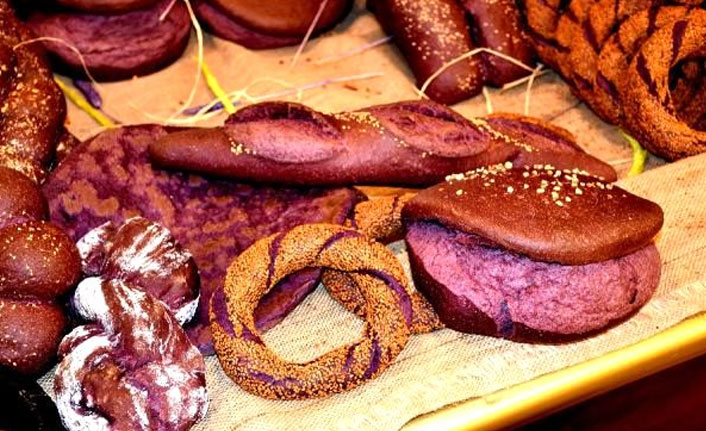 Dünyada ilk kez Malatya'da üretilen 'mor ekmek' büyük ilgi görüyor