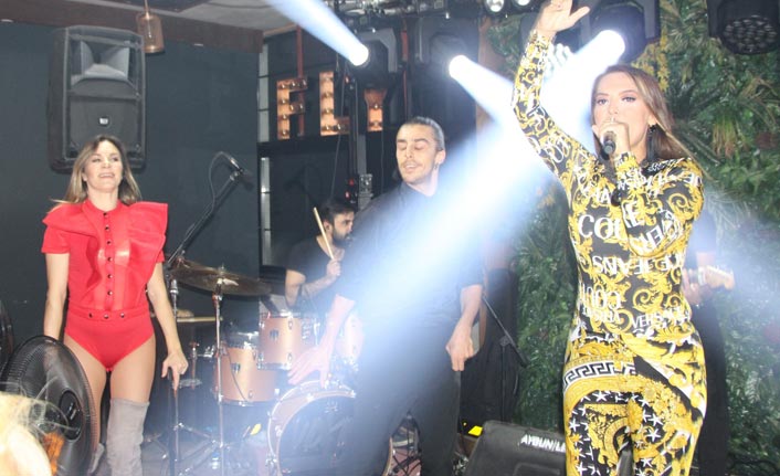 Demet Akalın Trabzon'da coşturdu