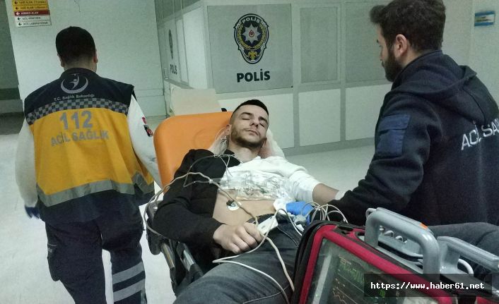 Oturduğu mekandan dışarı çağırıp bıçakladı