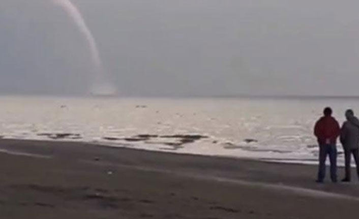 Adana’da manzara seyreder gibi hortumu izlediler!